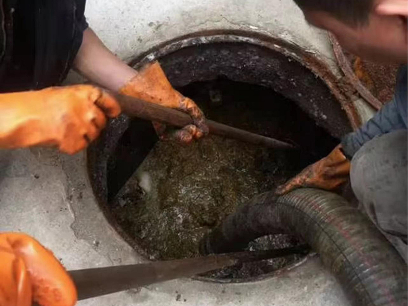 丹棱清理化粪池时如何避免沼气的危害?